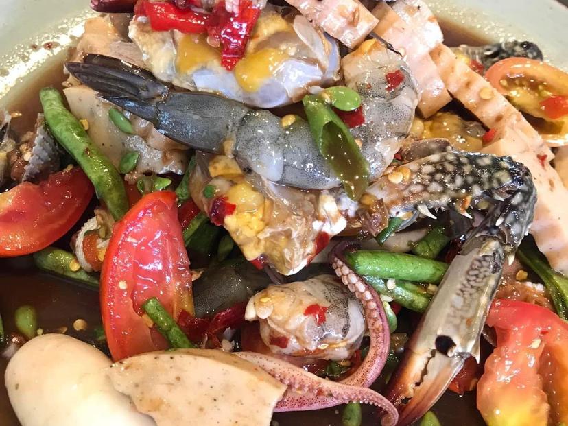 Ratchaburi Som Tum Lan Taek