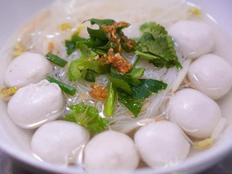 ร้านลูกชิ้นวีระ สาขา 3 (อัมพวา)