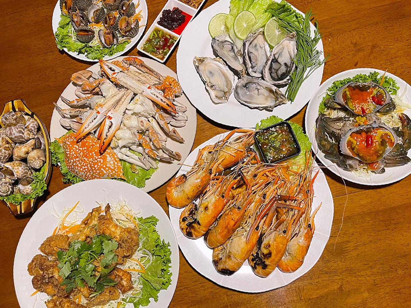 ร้านระเบียง Ra-Bieng คูเมืองสุพรรณบุรี