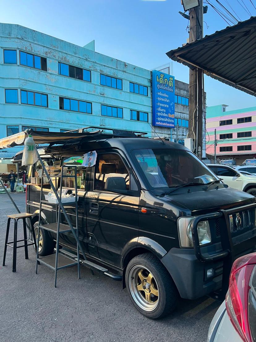 wake up van cafe ชลบุรี