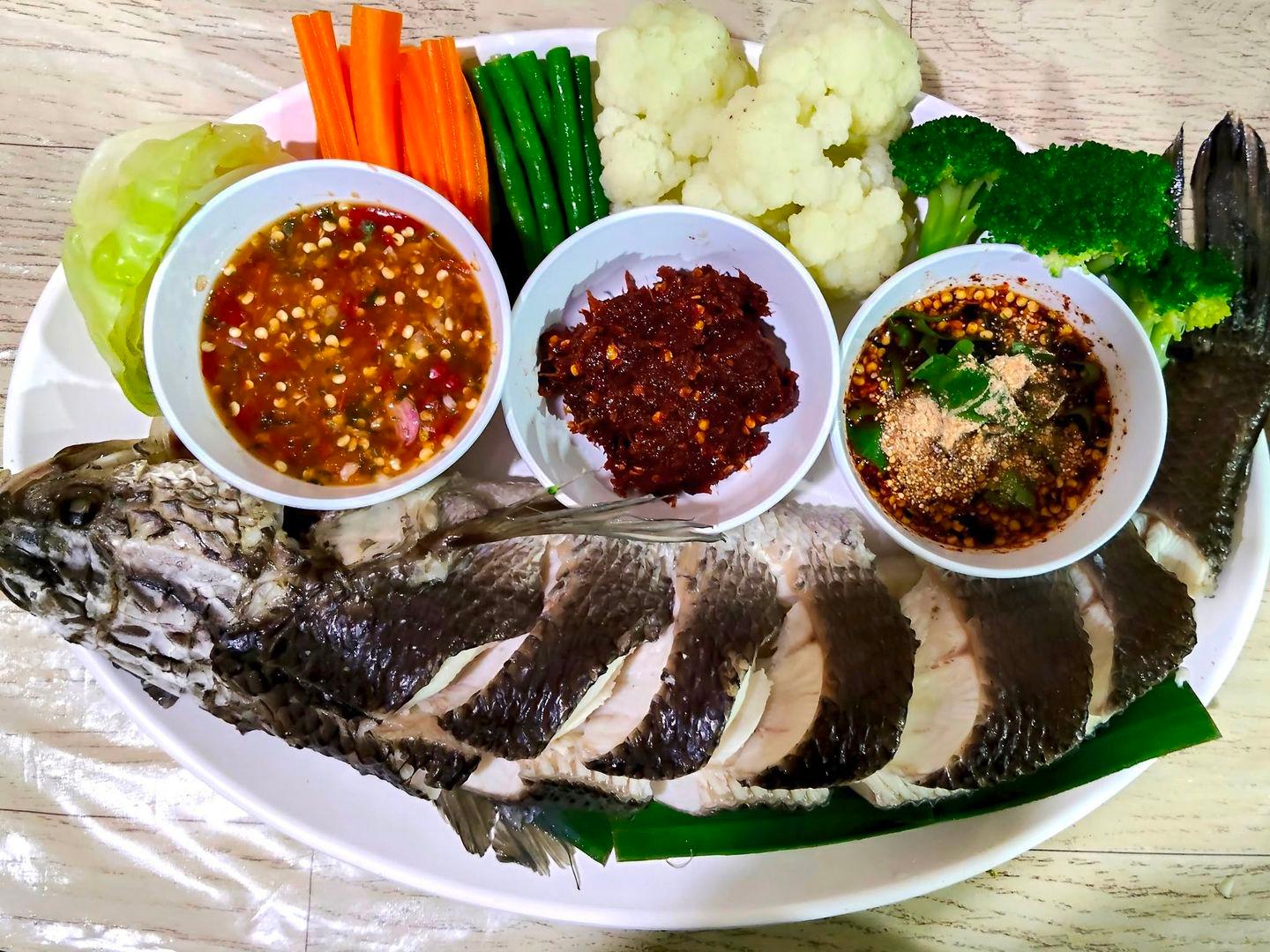 ร้านต้มยำหัวปลารสเจ็บ สาขาไปรษณีย์สุพรรณบุรี