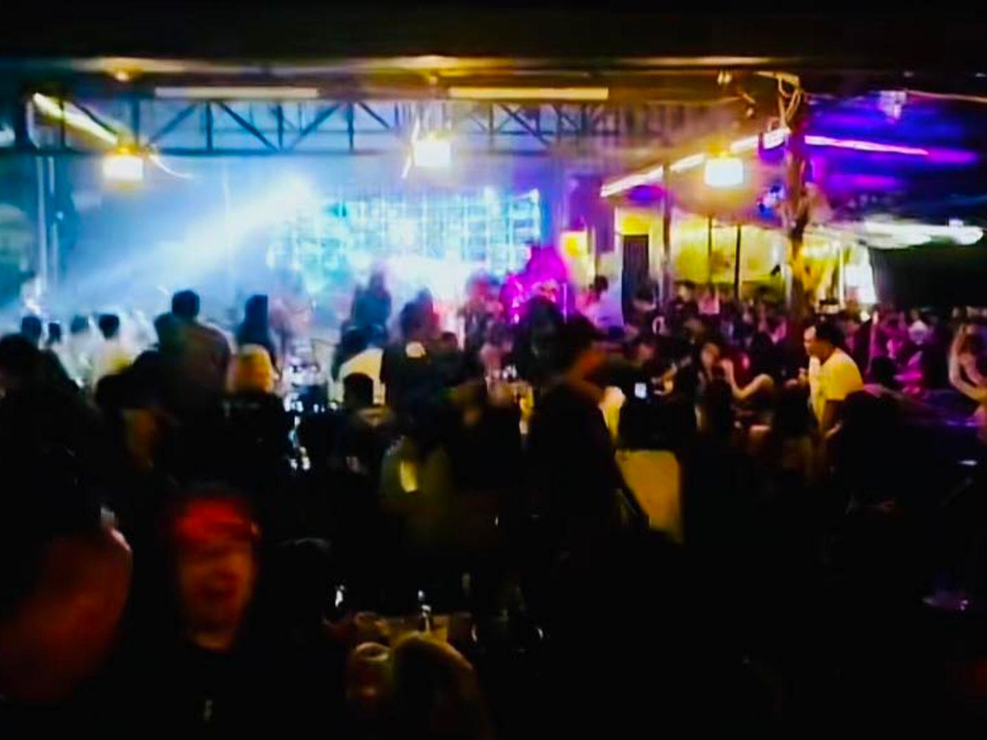 About Time ร้านนั่งชิล สิงห์บุรี