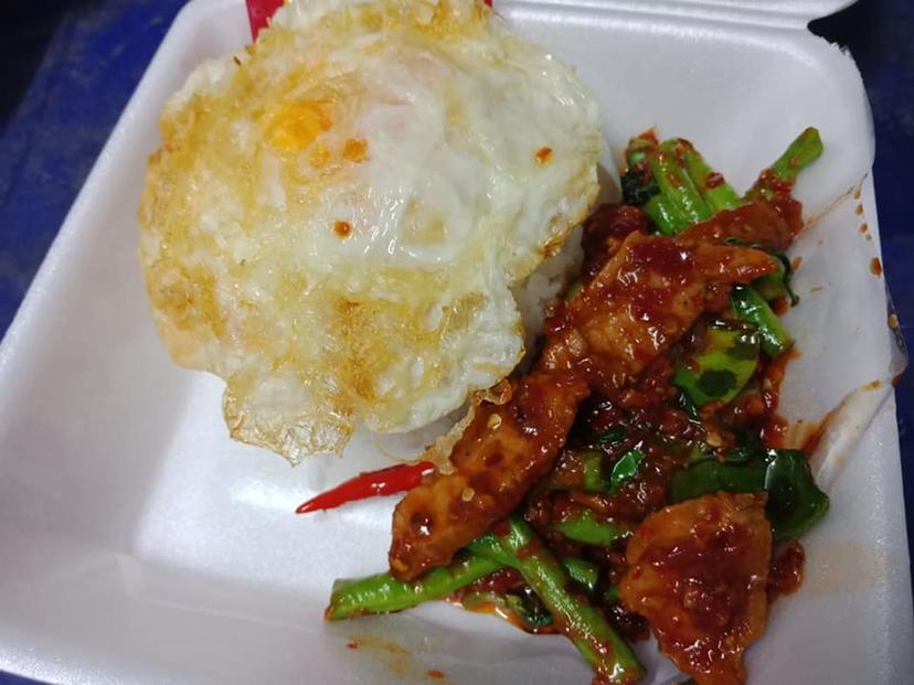 The First 餐厅 (เดอะเฟิร์ส สิงห์บุรี)