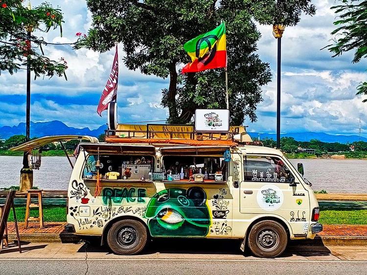 กาแฟสดรถตู้ นครพนม