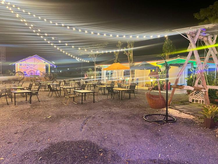 ลานเบียร์ เพชรร่มตาล การ์เด้น